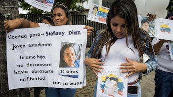 Группа женщин, семья