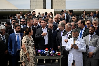 Сенатор Флавио Болсонаро, сын