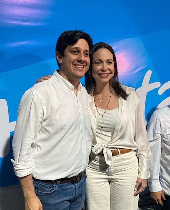 Иисус Армас и Мария Корина