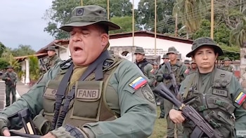 Comenares читает то же сообщение