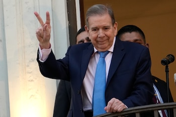 Подчеркнул, что международное давление