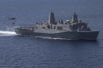 Транспортный корабль амфибий