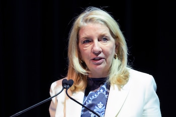 Кэтрин Рассел, исполнительный директор