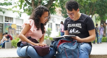 Около 174 тысяч женщин и