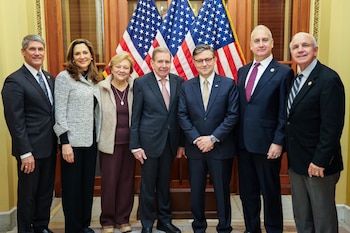 Эдмундо Гонсалес Уррутия встретилась