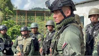 Офицеры должны предположить, что