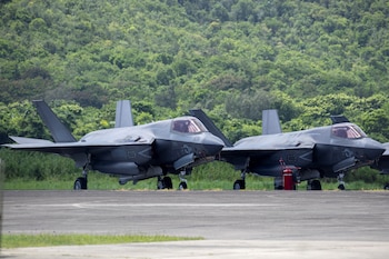 F-35 боевые самолеты