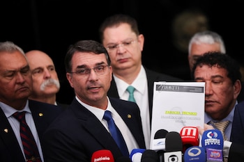 Сенатор Флавио Болсонаро, сын