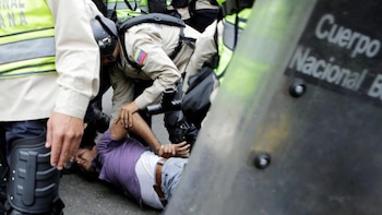 Безопасные войска останавливаются