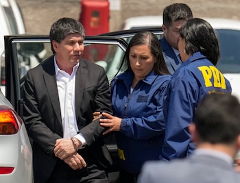 Monsalve сопровождается агентами