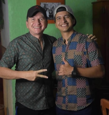 Педро Эрнандес и его отец