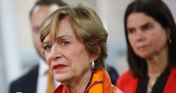 Эвелин Маттеи поднялась в