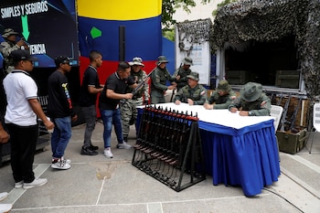 Члены вооруженных сил