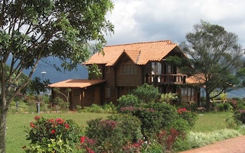 Дом был разграблен