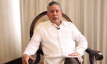 Больше в отставке, Робер Самкам,