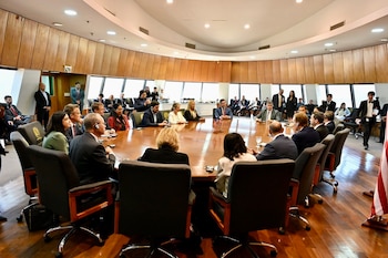 Американские конгрессмены диалог с