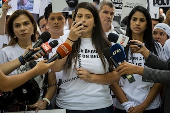 Андрейна Бадуэль, сестра политика