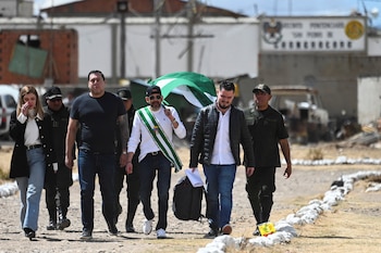 Лидер оппозиции ушел