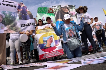 Родственники колумбийцев, задержанных в