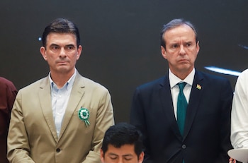 Пас и Кирога подписали