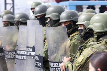 Полиция бунта Эквадора (Европа