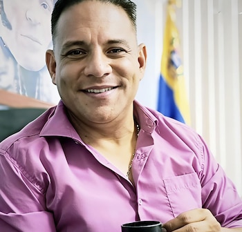 Хосе Александр Хиль Альварес, Тенинете