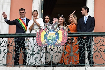 Родриго Пас приветствует