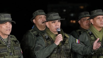 Министр обороны,