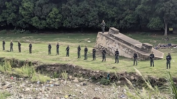 Небольшое количество военных