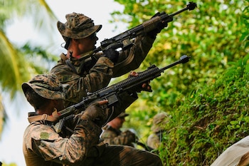 Панама отрицает, что маневры