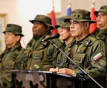 Вооруженные силы хранят молчание