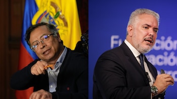 Более 40 чиновников, оба