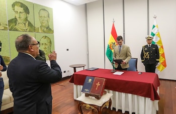 Кальдерон, ранее связанный с