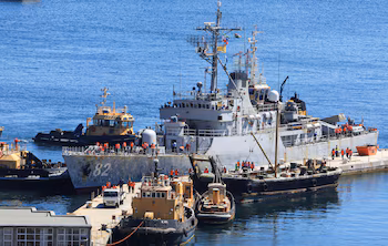 Иранский корабль готовится