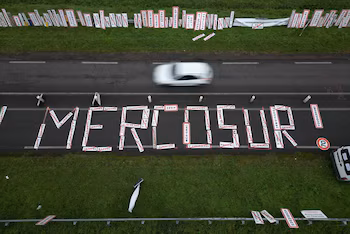 Вид с дрона показывает