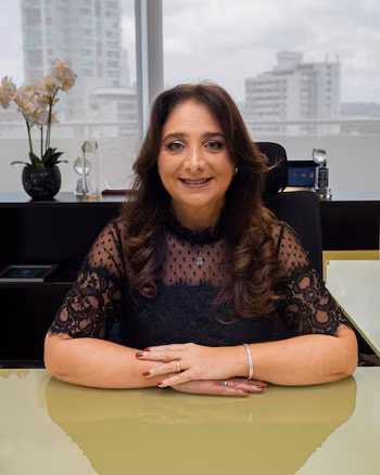 Президент ACOBIR Сарита