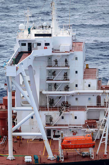 Военнослужащие во время операции