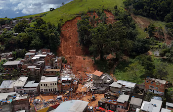 Вид с воздуха показывает