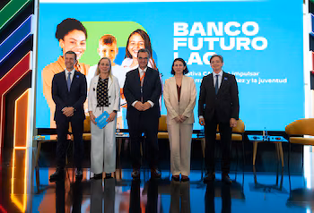 Слева направо Габриэль Фельпето.