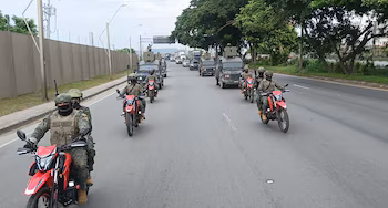 Вмешательство в своем первом