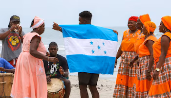 Офране осуждает эскалацию насилия, преследований и угроз в адрес лидеров Гарифуна после невыполнения постановлений Межамериканского суда. (Любезно предоставлено: Уэлла дель Сур)