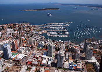 Пунта-дель-Эсте, лучший курорт Уругвая (муниципалитет Мальдонадо).