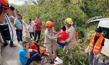 Ограниченное количество машин скорой помощи в Кимистане вынудило мобилизовать семь бригад из соседних муниципалитетов для перевозки раненых в больницу Марио Катарино Ривас в Сан-Педро-Сула./(La Tribuna)