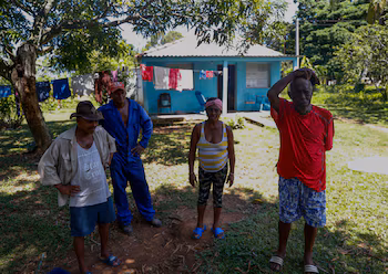 Старение населения, низкий уровень рождаемости и миграция молодежи влияют на устойчивость систем социальной защиты в странах Карибского бассейна. EFE/ Яндер Самора