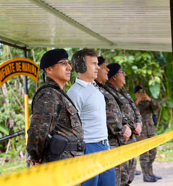   Временный поверенный в делах США Джон Барретт посетил Изабаля
