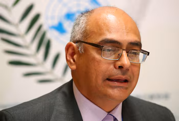 ФОТО ФАЙЛА – Министр здравоохранения Венесуэлы Карлос Альварадо участвует в брифинге о ситуации со здоровьем в этой южноамериканской стране в Женеве, Швейцария, 22 мая 2019 г. REUTERS/Денис Балибуз