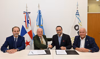 Хулио Молто, министр торговли и промышленности Панамы, подписал в Буэнос-Айресе альянс с аргентинской компанией Cabrales SA для импорта и сбыта панамского кофе на этом рынке. С разрешения MICI