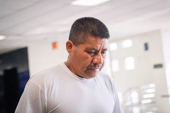 Специализированный суд Сан-Сальвадора приговорил Хосе Карлоса Флореса Эрнандеса к 50 годам тюремного заключения за убийство женщины при отягчающих обстоятельствах после судебного разбирательства с доказательствами. (Фото: ФГР)