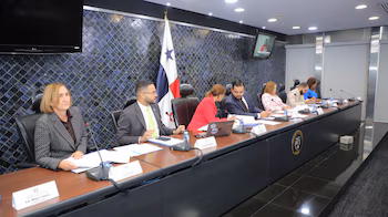 Законопроект 465 был одобрен в ходе первых дебатов в Комиссии по труду, здравоохранению и социальному развитию. Взято из АН