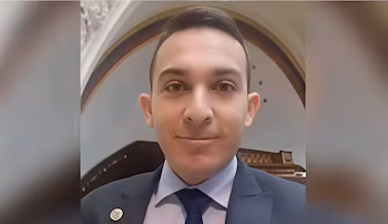 Первым в сети наркополитиков попал адвокат и депутат партии «Примеро Венесуэла» Луис Альфонсо Вилория Чиринос.